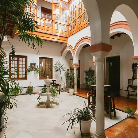 Komodo Casa Maravillas Sevilla